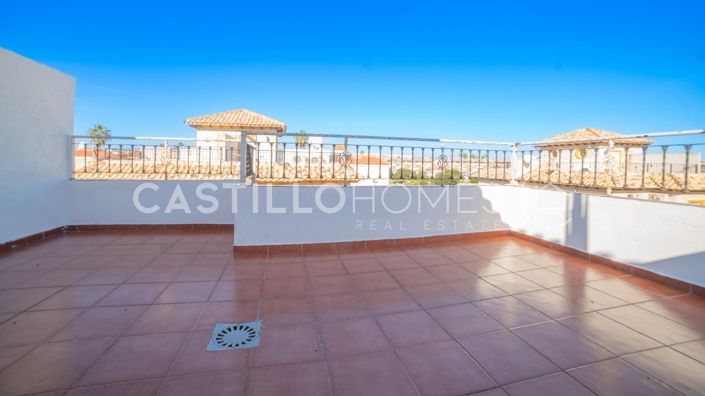 Image No.42-2 Bed Townhouse for sale