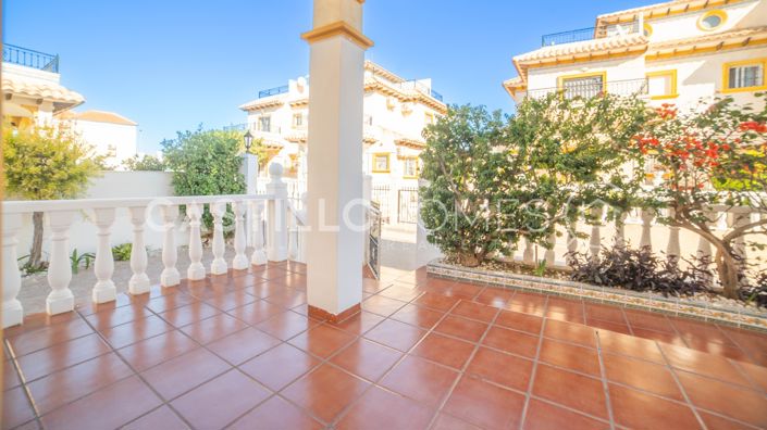 Image No.8-2 Bed Townhouse for sale