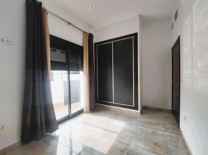 Image No.25-3 Bed Villa for sale