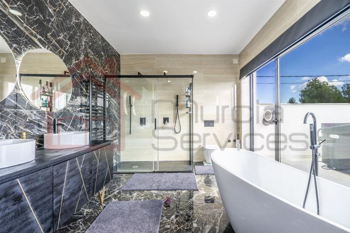 Image No.12-Villa de 5 chambres à vendre à Pinar de Campoverde