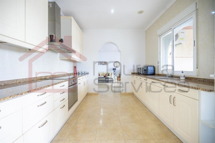 Image No.5-5 Bed Villa for sale