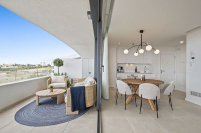 10-bb915d1cb19341576dcdc994b81ab9c5