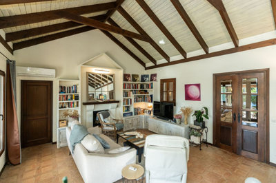 11-20939a0134ad724a8cb2a801094d15a4