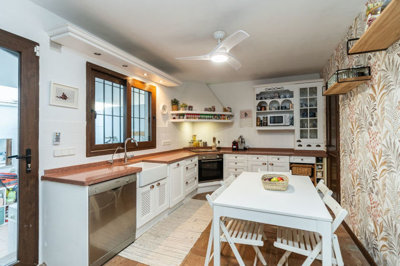 12-53013098fcab6c38b1379cd33298e050