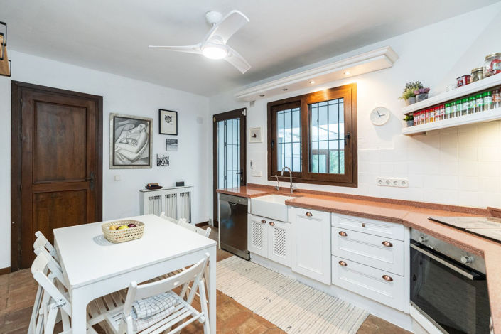 Image No.13-4 Bed Villa for sale