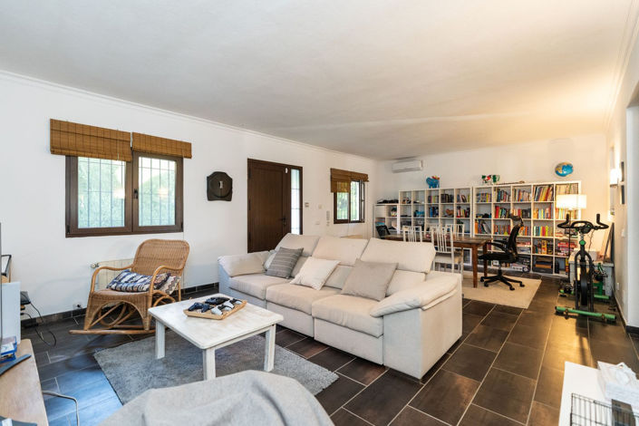 Image No.15-4 Bed Villa for sale