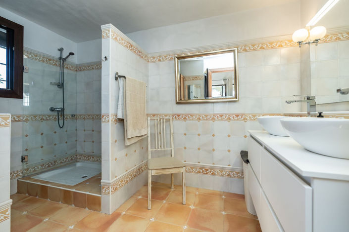 Image No.22-Villa de 4 chambres à vendre à Malaga