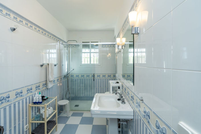 Image No.25-4 Bed Villa for sale