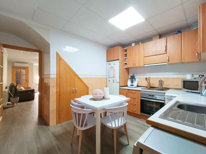 Image No.10-5 Bed Townhouse for sale