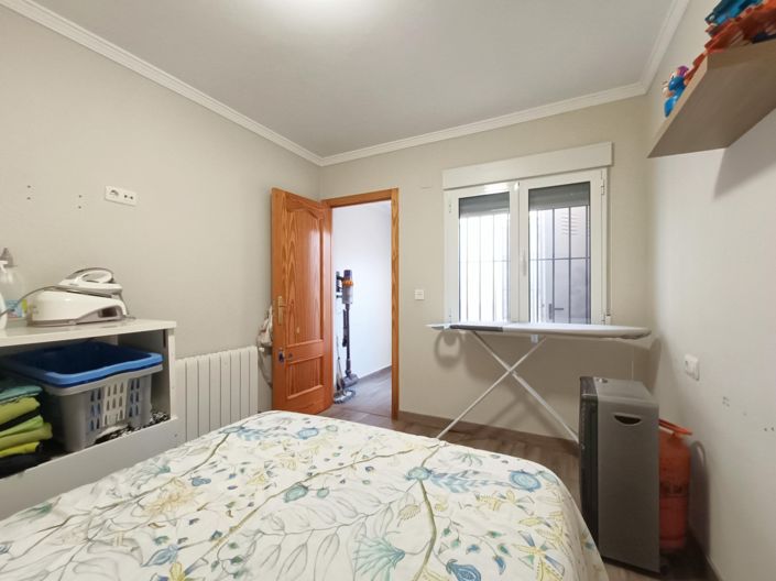 Image No.16-5 Bed Townhouse for sale