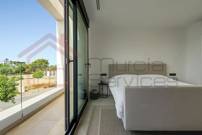 Image No.15-3 Bed Villa for sale