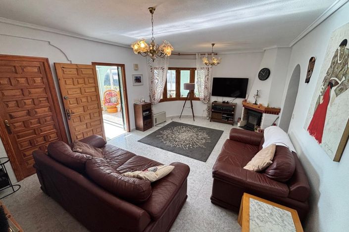 Image No.16-4 Bed Townhouse for sale