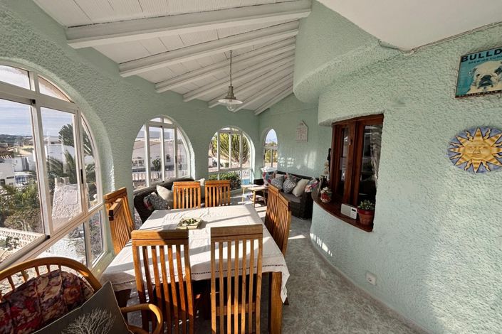 Image No.17-4 Bed Townhouse for sale