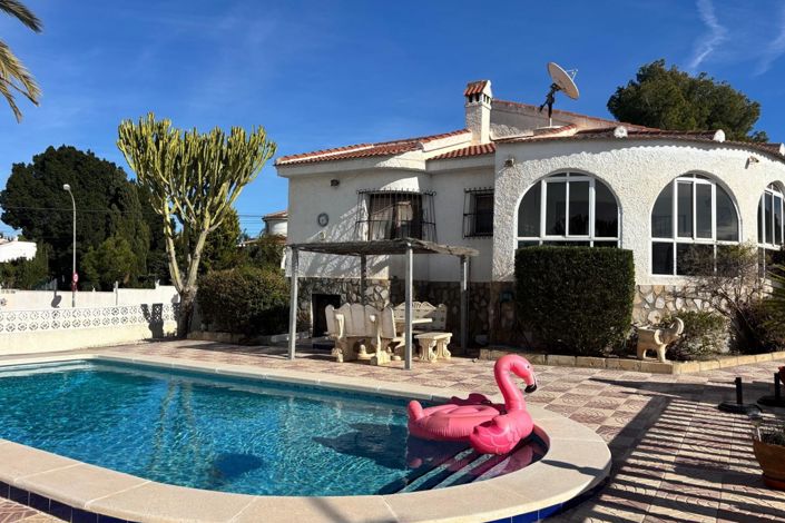 Image No.22-4 Bed Townhouse for sale