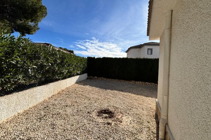 Image No.26-4 Bed Townhouse for sale