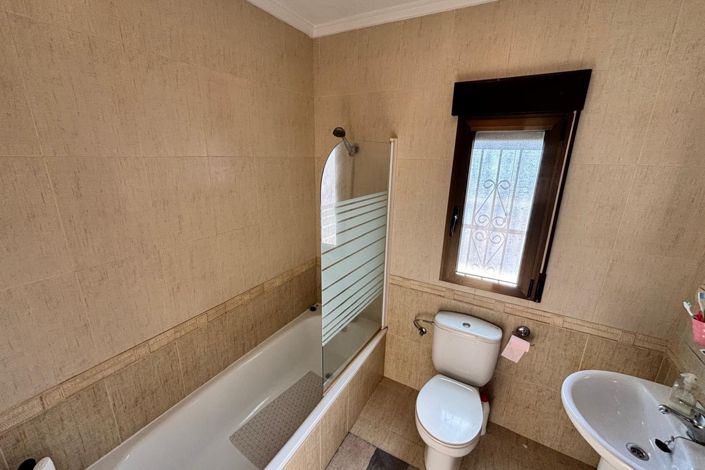 Image No.8-4 Bed Townhouse for sale