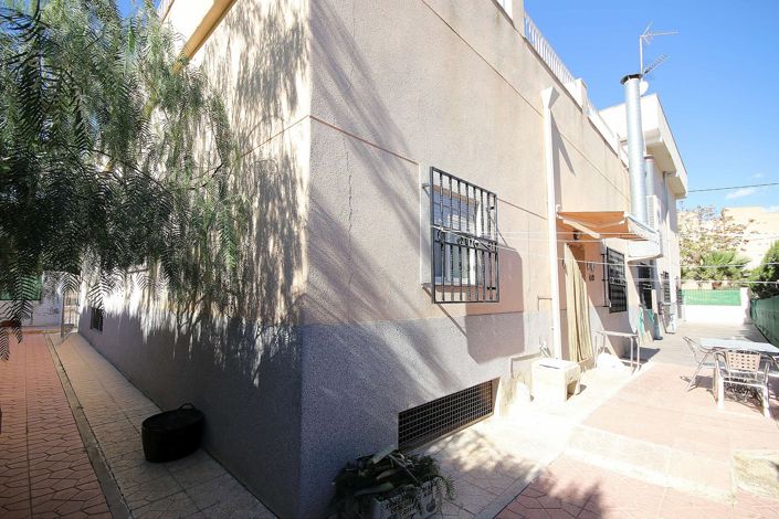 Image No.15-4 Bed Commercial for sale