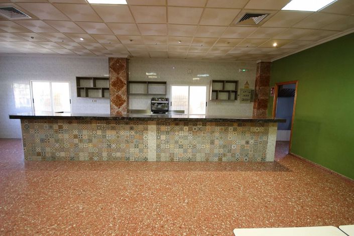 Image No.23-4 Bed Commercial for sale