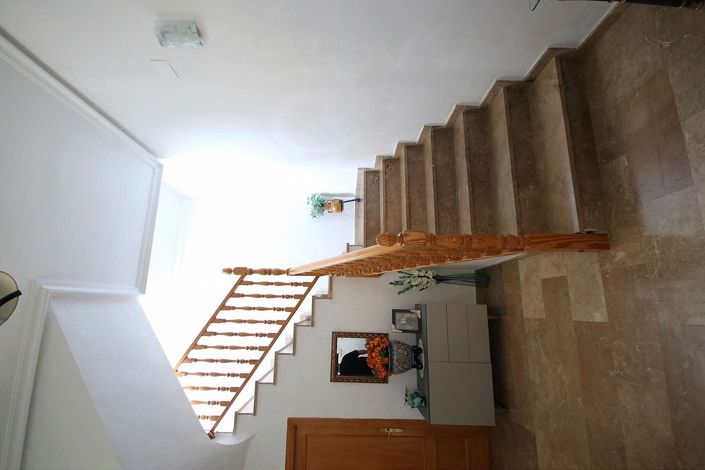 Image No.28-4 Bed Commercial for sale