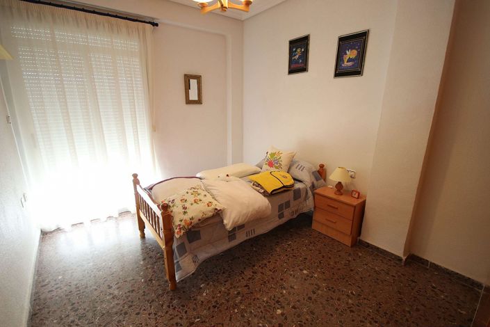 Image No.33-4 Bed Commercial for sale