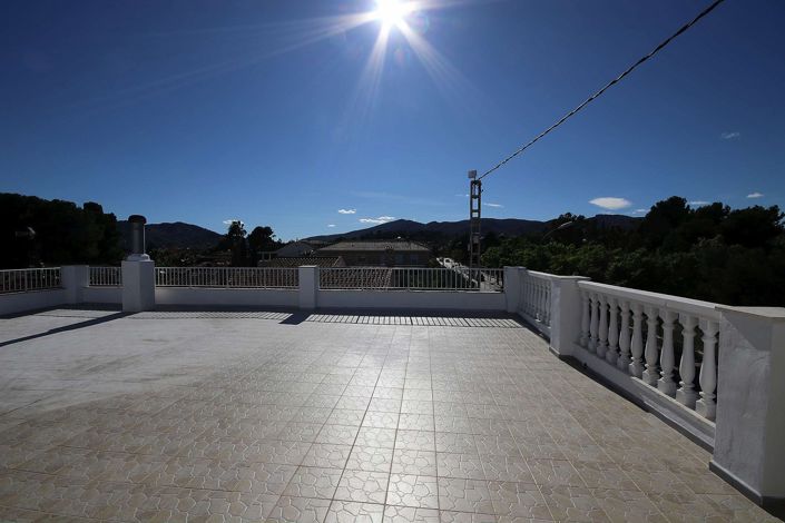 Image No.47-4 Bed Commercial for sale