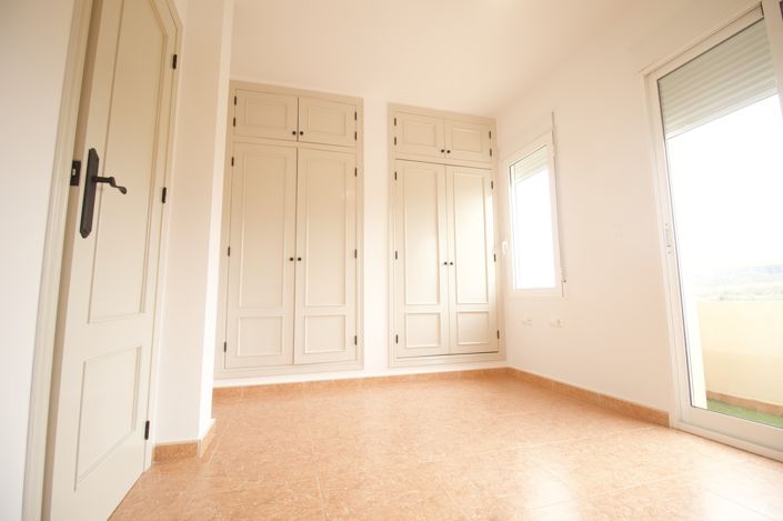 Image No.20-3 Bed Apartment for sale