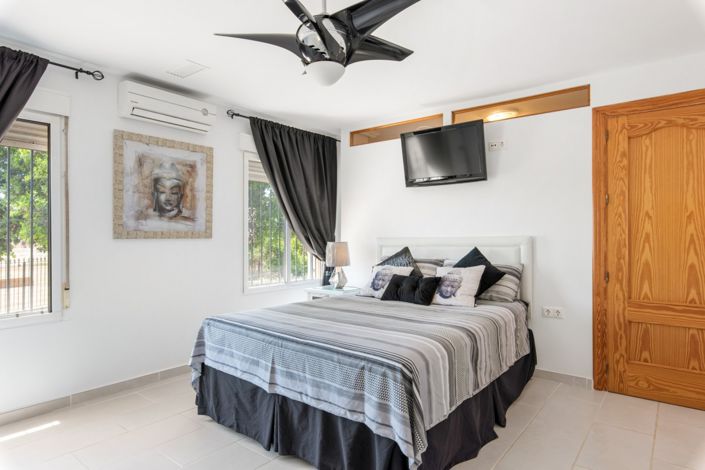 Image No.16-4 Bed Country House for sale