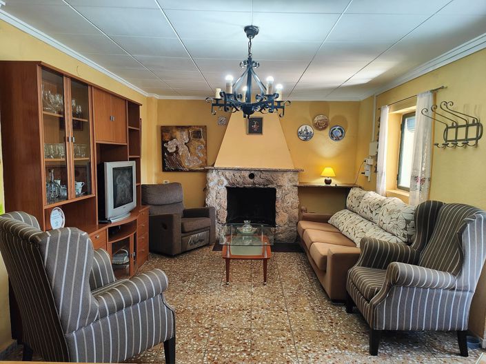 Image No.12-3 Bed Country House for sale