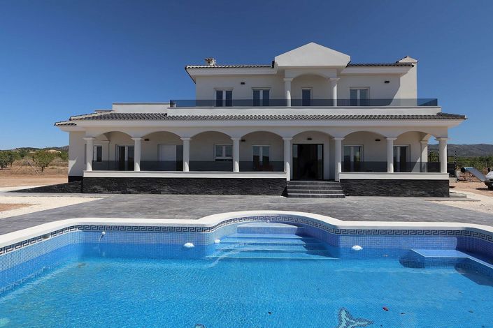 Image No.2-6 Bed Villa for sale
