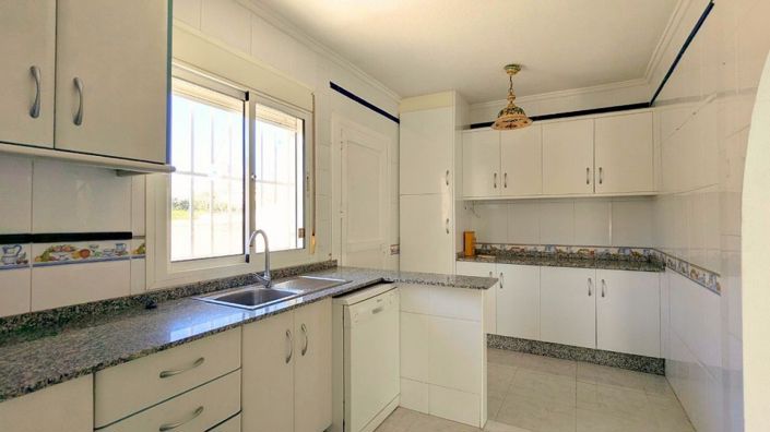 Image No.29-3 Bed Villa for sale