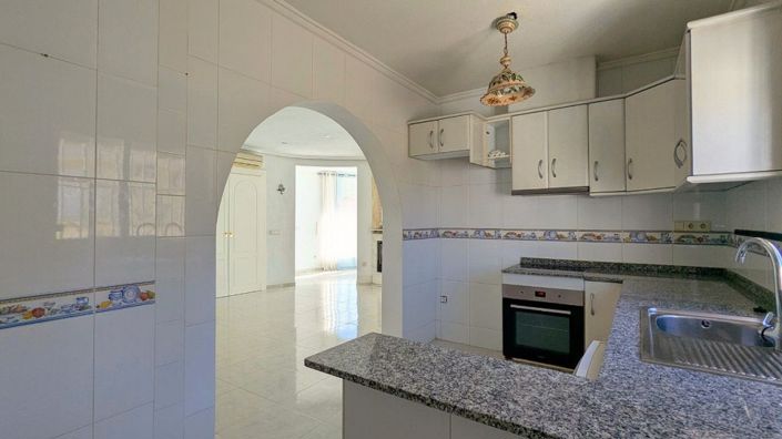 Image No.30-3 Bed Villa for sale