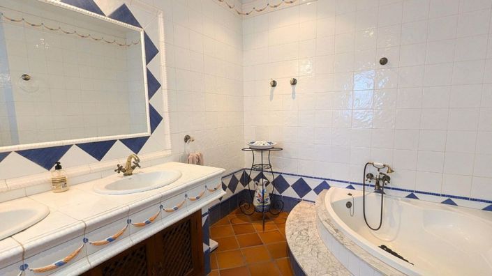 Image No.36-4 Bed Villa for sale