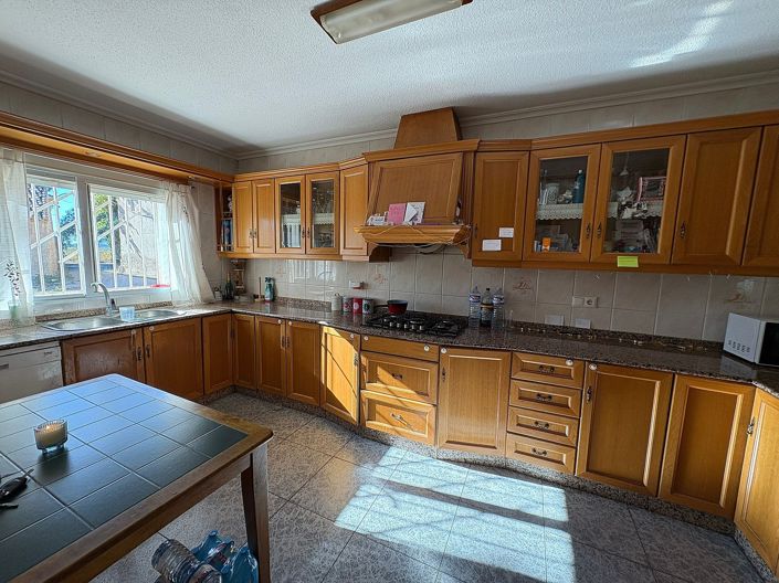 Image No.15-6 Bed Townhouse for sale