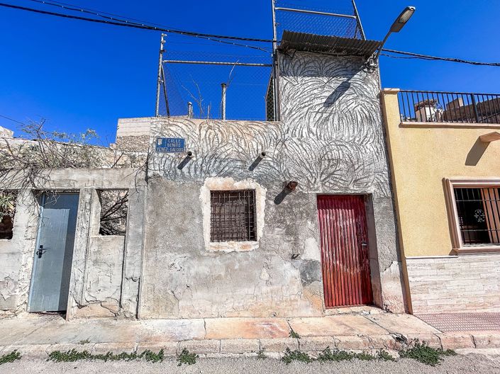 Image No.19-3 Bed Townhouse for sale