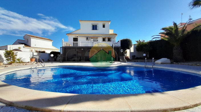 Image No.10-4 Bed Villa for sale