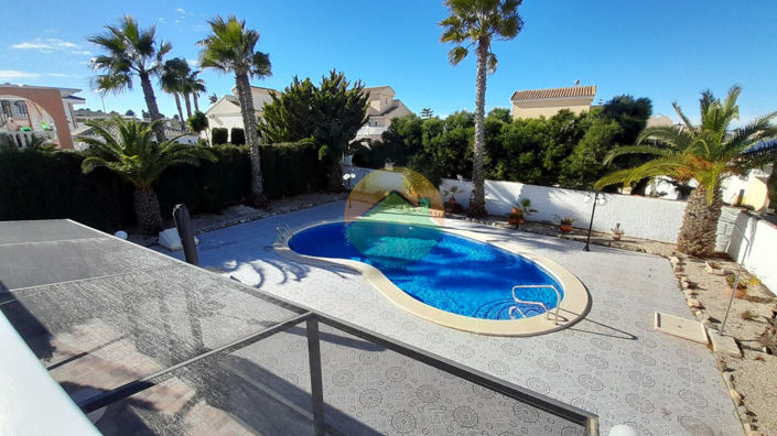 Image No.8-4 Bed Villa for sale