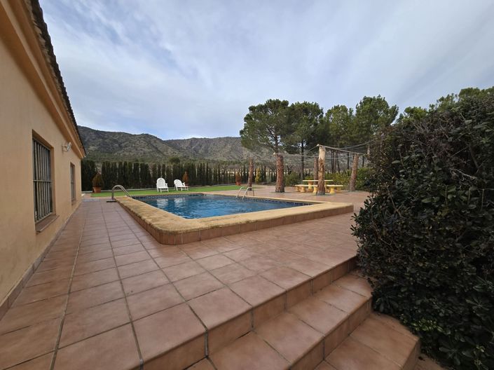 Image No.18-4 Bed Country House for sale