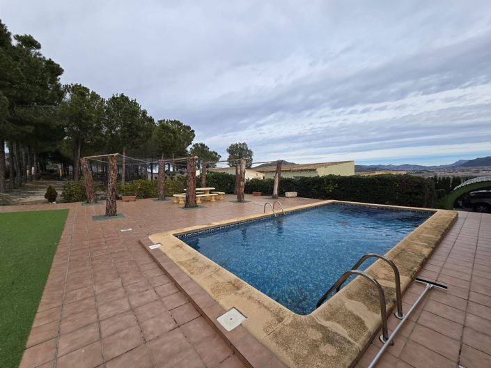 Image No.19-4 Bed Country House for sale