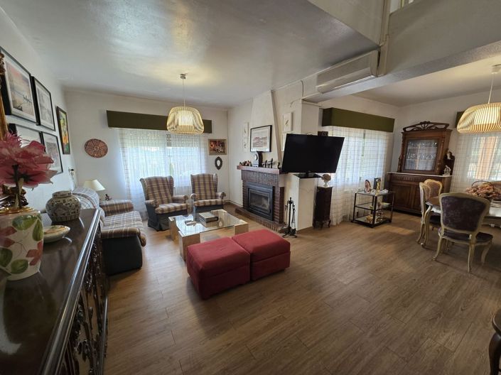 Image No.28-4 Bed Country House for sale