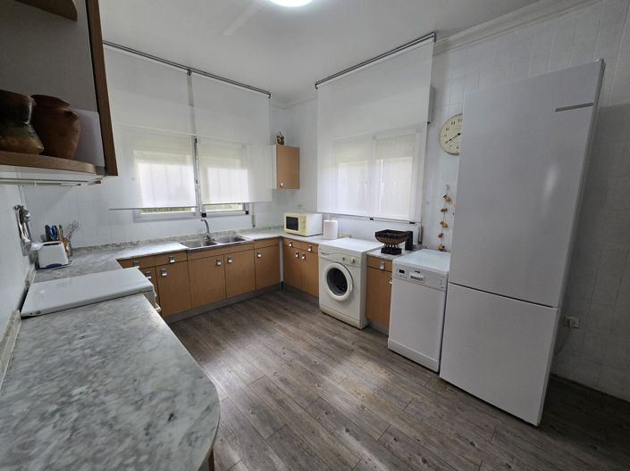 Image No.30-4 Bed Country House for sale