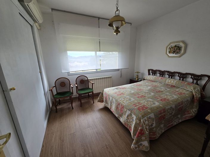 Image No.40-4 Bed Country House for sale