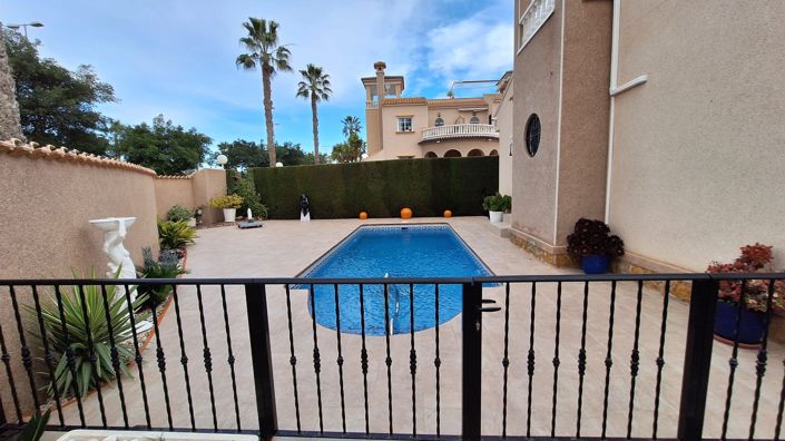 Image No.17-3 Bed Villa for sale