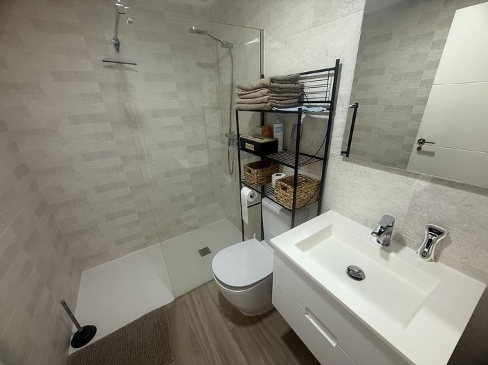 Image No.25-2 Bed Apartment for sale