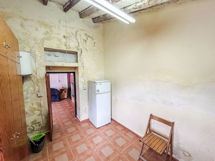 Image No.18-2 Bed Townhouse for sale