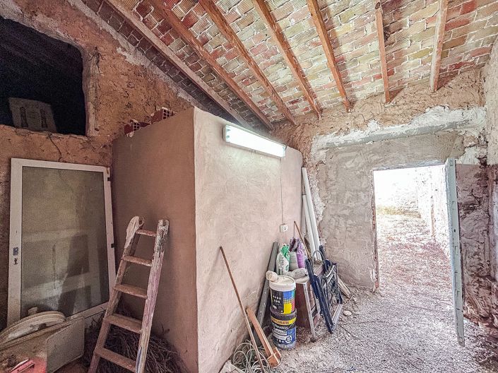 Image No.22-2 Bed Townhouse for sale