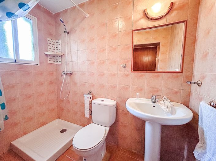 Image No.7-2 Bed Townhouse for sale