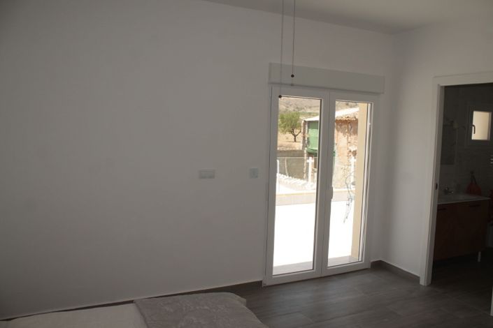 Image No.38-4 Bed Country House for sale