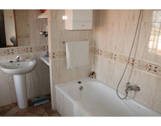 Image No.21-5 Bed Country House for sale