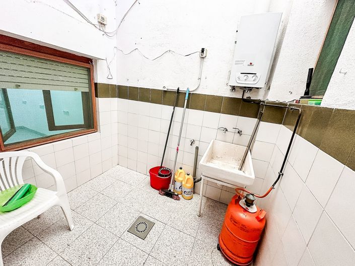 Image No.19-3 Bed Townhouse for sale