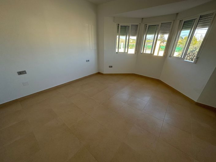 Image No.38-3 Bed Villa for sale